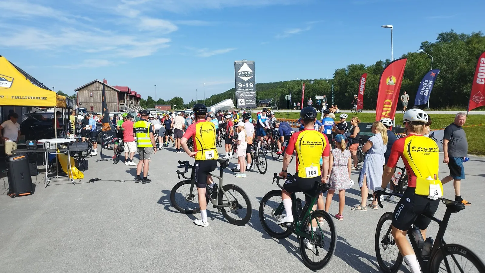 Startfaltet samlas infor start